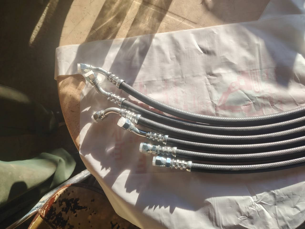 صوندات هيدروليك هيتاشي اصليه   جميع احجام  وموديلات  zx200_5G zx200_1 zx200_3 zx170 160 c350 Zx470 G5 كوت الحي الصناعي واتساب *********** شركة ماسة الغدير للتجاره غني هيتاشي
