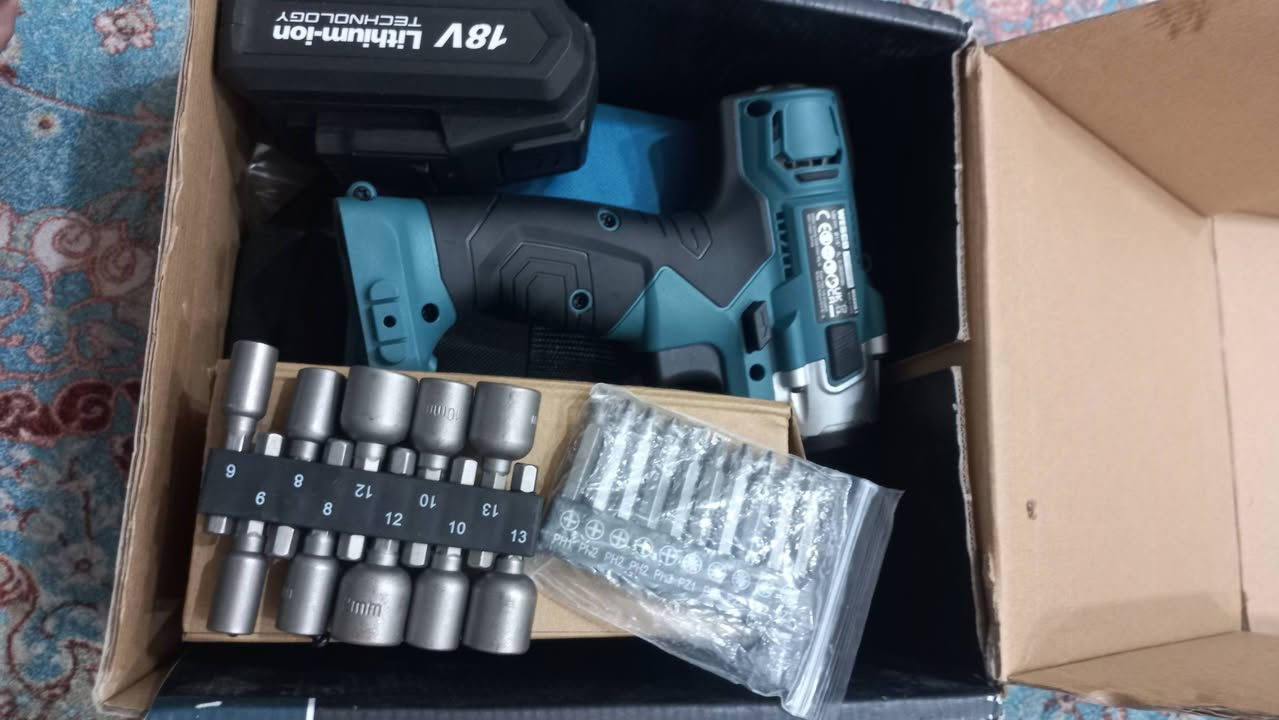 البيع جديد لوك بطارية وال شاحنه  سعره مع توصيل   90 الف رقمي بي واتساب  ***********
