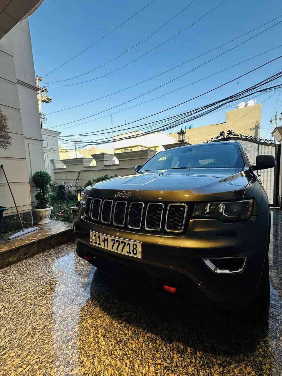 السلام عليكم جيب اريدو  موديل 2017 السيارة كلين تايتل بدون حادث  بلعراق  صار بيهه طخه بسيطه كصه 
البنيد وخشم الچاملغ   صور قبل الصبغ موجوده  بدون دواخل بدون بدون ايرباك  
رقم بغداد مميز السيارة شادلها قبل اسبوع صدر ب٧٠٠ الف وتخم تاير جاهزة من كل النواحي موصفات كشنات كهرباء بصمة شاشة كبيرة كامرة خلفية حساسات وباقي المواصفات  كشنات تتدفه تبريد المعروفة كير مكينة خير من الله السعر ١٨٨ وبيها مجال حك الجية المكان بغداد  قرب كراج المشتل 
رقمي ***********
