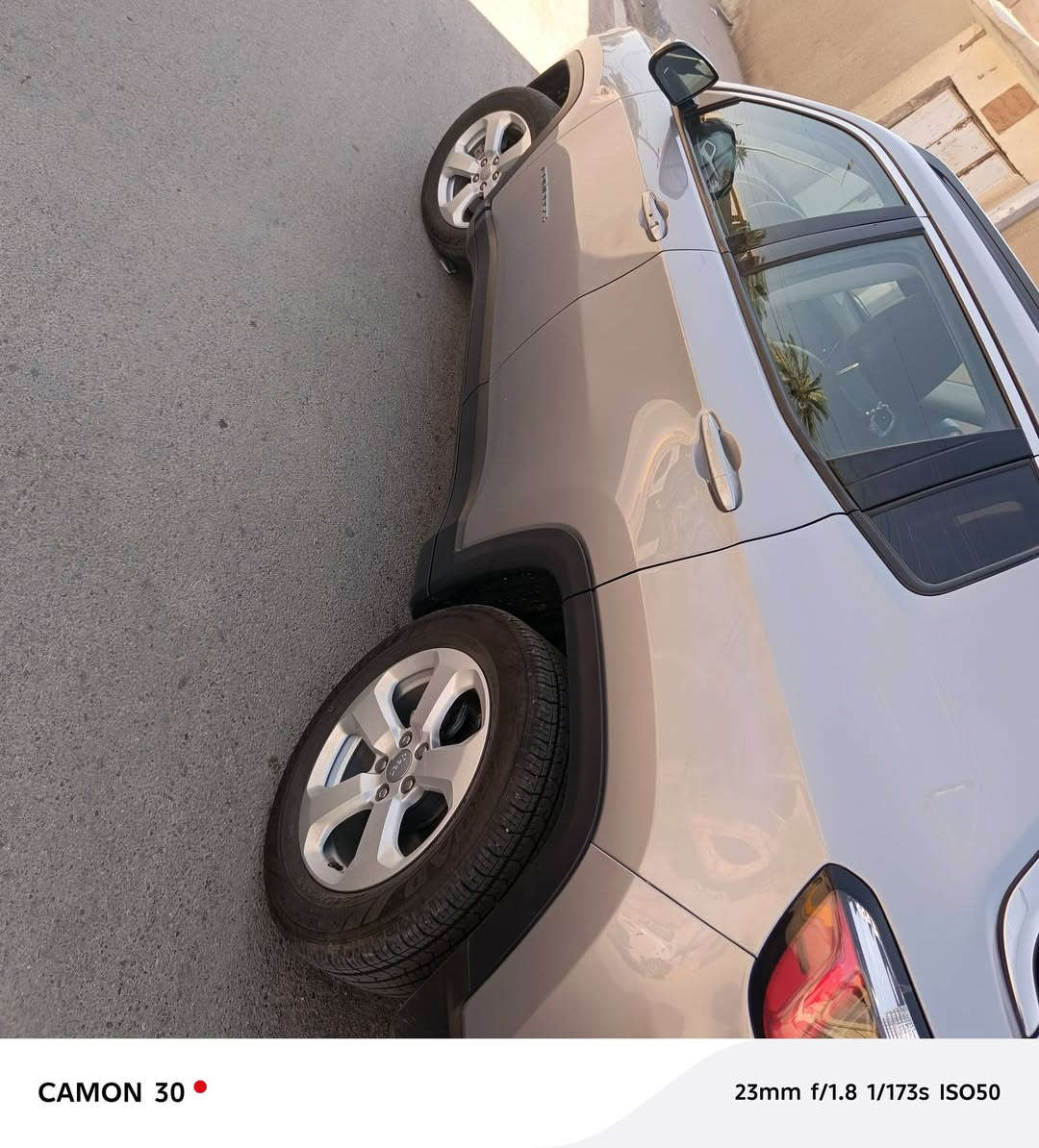السلام عليكم
جيب كومباس موديل ٢٠١٩
سياره جاهزه 
السعر ١٢٥ وبيها مجال
 ***********

