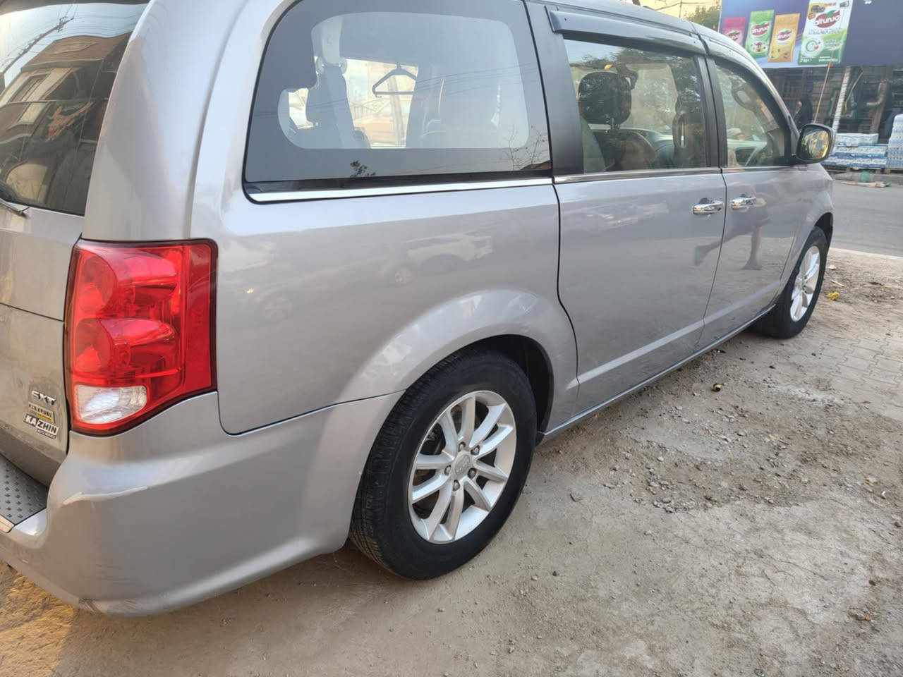 بيع او مراوس بسياره صغيره
دوج كرفان موديل 2018 
سياره مال بيت 
باتري جديد
تخم تاير جديد 
مكينه كير مكفولات 
بيها قطع صبغ ابيع حزام 
حادثها بدون ايرباك 
للاستفسار الاتصال بالرقم 
***********
