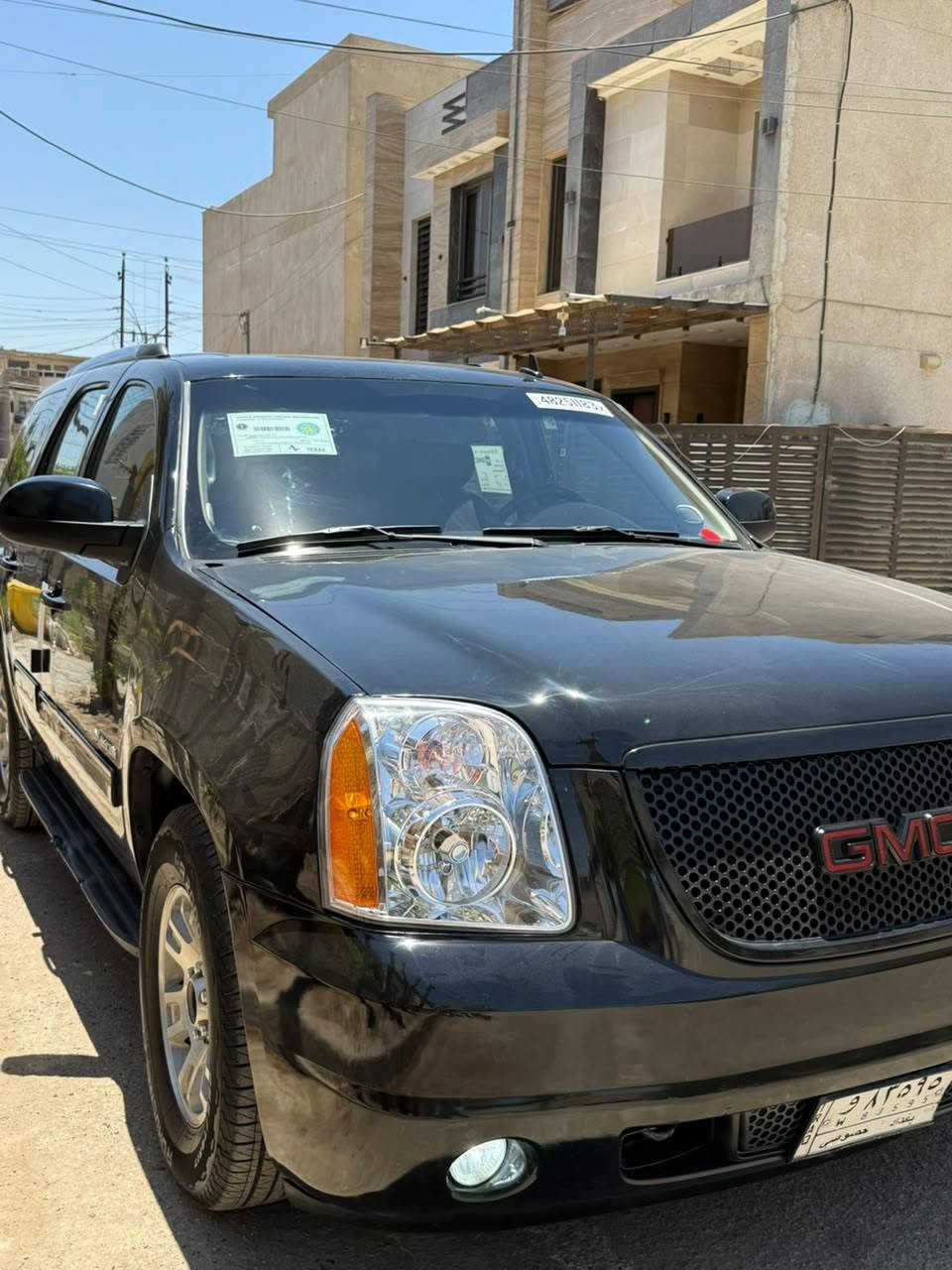 السلام عليكم 
جمسي يوكن بترة ٢٠١٢ 
لون اسود رقم بغداد الماني شرط التحويل 
داخل جلد اسود وصاج الكرسي كهرباء 
تحكم ستيرن انارة زنون منظومة كاملة 
شاشة اندرويد وكامرة خلفية دوارة 
تبريد ٣ قطع 
كير محرك مكفول
 صدر و تبريد و كهربائيات كلهن مسويلهن ادامة كاملة
كلشي بيها شغل 
وارد امريكي بيها صبغ جاملغ وبنيد مصبوغات بدون دواخل شرط 
مع بارد في باب الصدر فقط
السعر المطلوب ١٨٨ ورقة نهائي بيع نقدا فقط 
مكان السيارة بغداد حي الجهاد
***********
