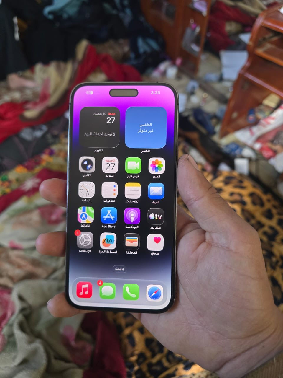 ايفون 14 برو ماكس ماستر بنفسجي بالجيس بطارية 90 ذاكرة 256 كامل وتر بروف زلغة مابي اخو الجديد الجهاز كفالة عامة للبيع او المراوس سعرة ٧٥٠ عيبة الوحيد انو بي حساب ايكلود لكن مفتوح وتكدر تحط حسابك الاب ستور وتشيلة الايكلود لان الكارتون موجود بغداد حي الجهاد رقمي ***********
