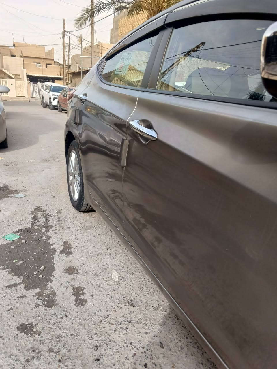 السلام عليكم النترا موديل 16 بغداد بسمي سنويه ورقام جدد انكليزي سنويه لل 31 السياره  جاهزه من كلشي كير مكينه تبريد صدر كهربائيات كله مكفول تخم تاير جديد شاده تدفئة شغاله حادثة قبق الجنطه ولبدنه بدون دواخل كلها ليبل واحد عده قبق الجنطه مبدل اصلي ونفس الون بيها قطع كلير ابيع حزام عندي البابين عكس السائق شويه بيهن جراد وعندي يم الحافه مال جامه الخلفي بالقماره منكد الصبغ عارضها 105 وبيها مجال أو مراوس حسب القناعه للاستفسار ***********
