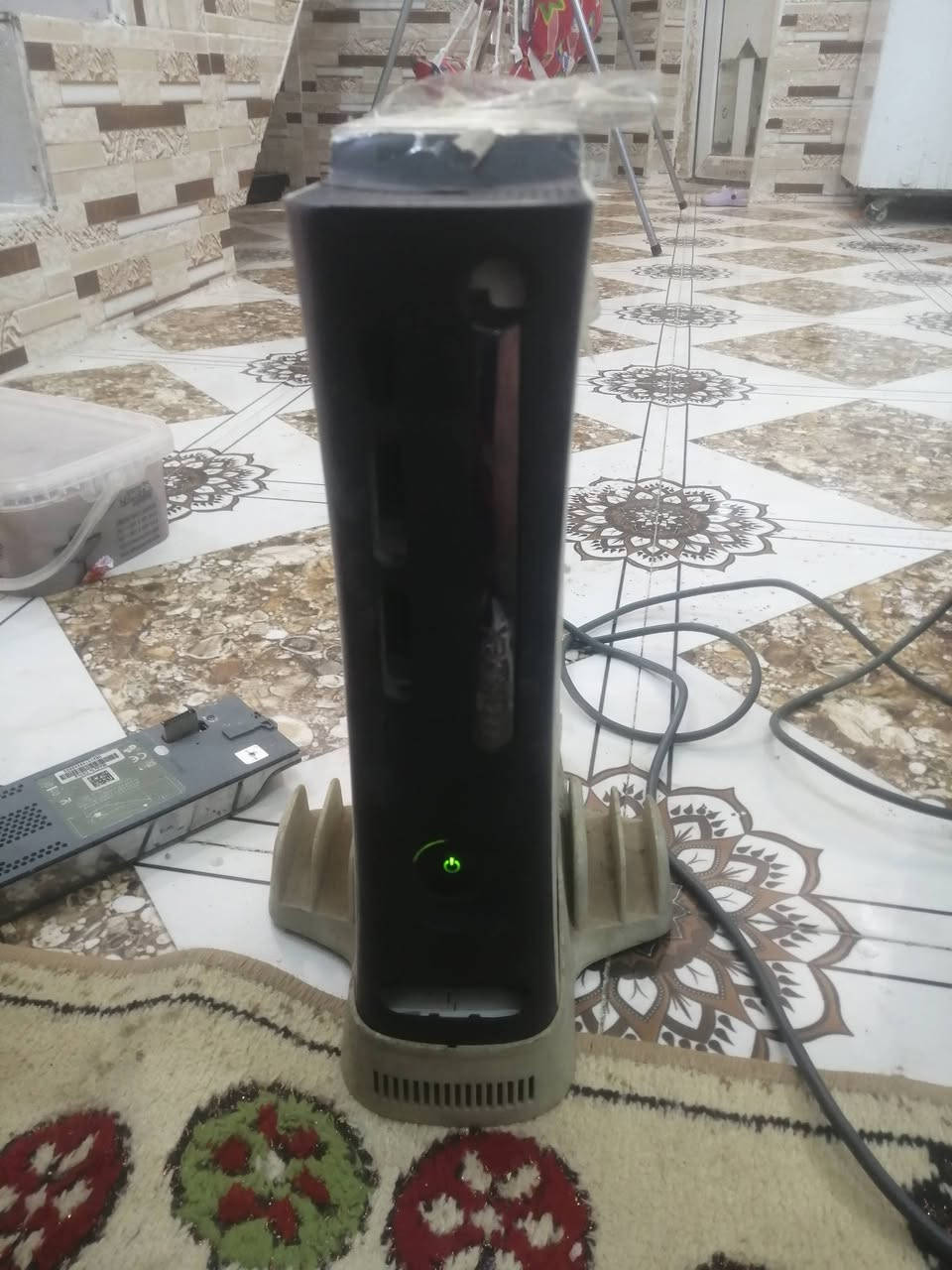 للبيع اكس بوكس 360 شرط جاهز عوزه بس يده سعره مناسب مكاني سماوه ***********
