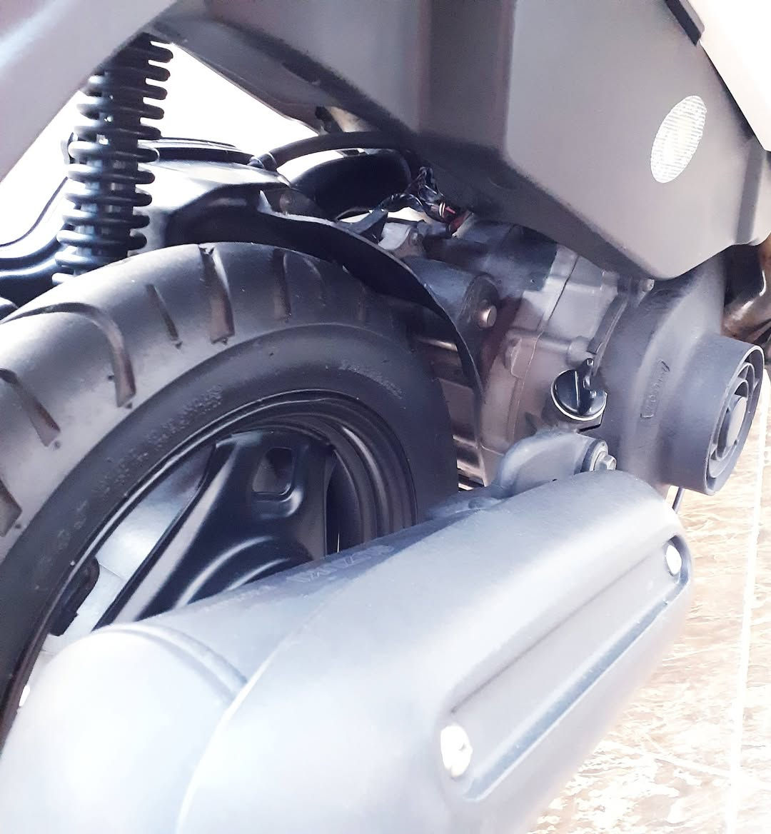 اللهم صل على محمد وال محمد
دراجة سازوكي أدرس وحديثة تمشي 60 
دراجة قوية وحديثة ورزنة ألي ياخذها ما راح يخسر دراجة جميلة جدا ونازكة ما ياخذها إلا النازك إلي يحب الدراجات الحلوة
دراجة نوزل دراجة تسوى والله اريد ابعيها لأن محتاج سعرها 800 
وهذا رقمي ***********
