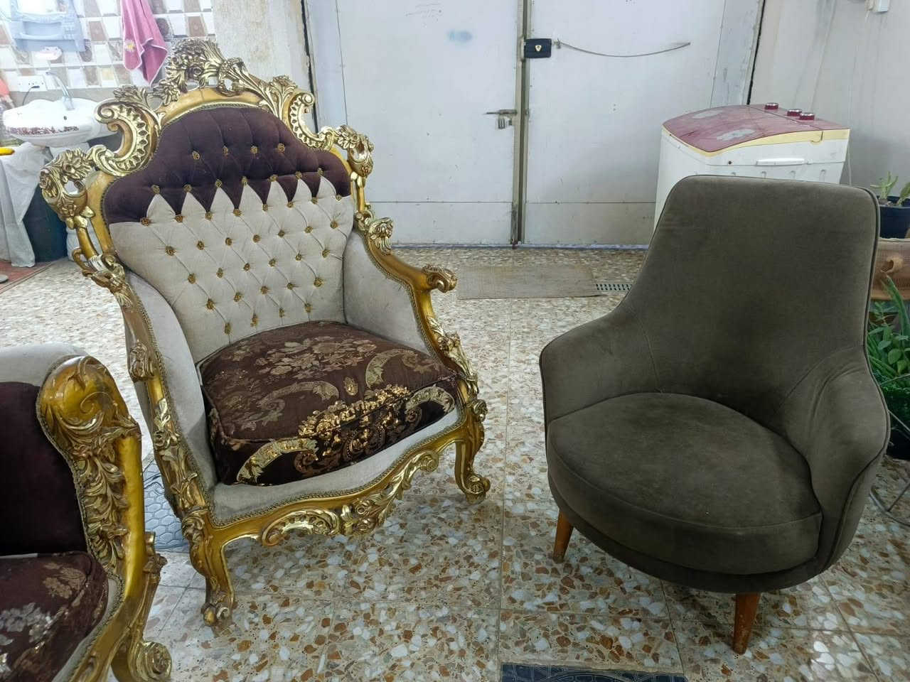 غراض لبيع المكان حي أور سبع قصور شارع ابو علي واتساب *********** اتصل واني بخدمتكم
