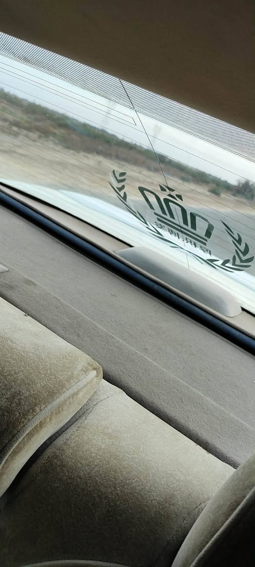 السلام عليكم ملكه كراون (2003)كرستال اصل مكفوله كص ونقل جثه مدفوع كمرك وضريبه قرصه واجه السياره بلجكمجه رقم صلاح الدين مالك السياره بلكوفه مو تاجر 
مكينه ديفور الزغير كير ومكينه بلجيس 
حداديه وره وكدام جدد 
اربع كشنات كهرباء ستيرن كهرباء برده خلفيه كهرباء 
لايت كرستال بكت لايت كرستال ويل نجمه ابيض 
السياره للبيع أو مراوس كوري سوناتا أو اوبتيما معه الفرق بعد الاتفاق الرقم (***********) مكان السياره ديوانيه
