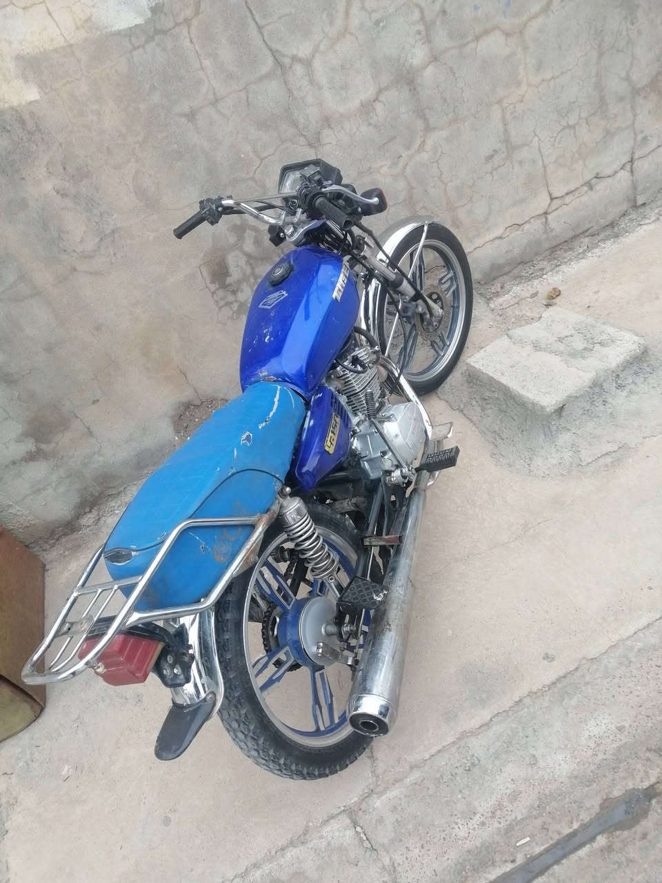 السلام عليكم دراجه للبيع تايكر5كير موديل 21 محرك لاصرف ولا بخار ولا صوت تايرات وياله نضيفه سلف شغال  دراجه مابيها عيب سعر٣٤٠بي مجال بصيط لشراي مكاني كركوك قادسيه الثانيه ***********
