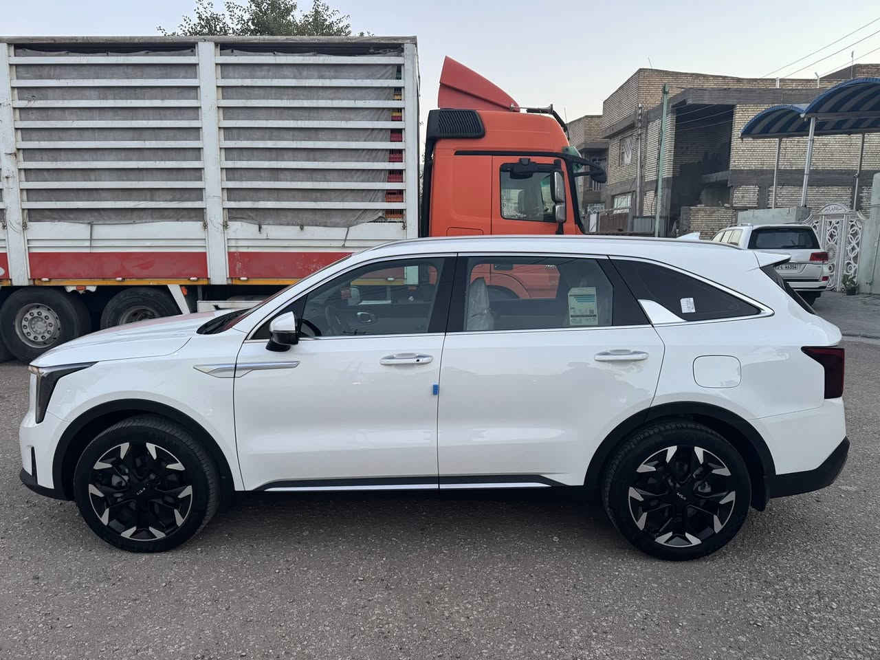 السلام عليكم سورنتو 2024 للبيع فول مواصفات عدا البانوراما ماشية 19الف ويل حجم 20 ، داتا شو كراسي كهرباء كير ماوس حساسات كاميرة خلفية رقم بغداد الدولي بيها تبديل باب خلفي جهة السائق (باب اصلي مال شركة مطابق 100‎%‎) وبارد في الجاملغ في نفس الجهة مقدار شبر السعر 298 وبيها مجال مكاني نجف حي الزهراء للتواصل ***********
