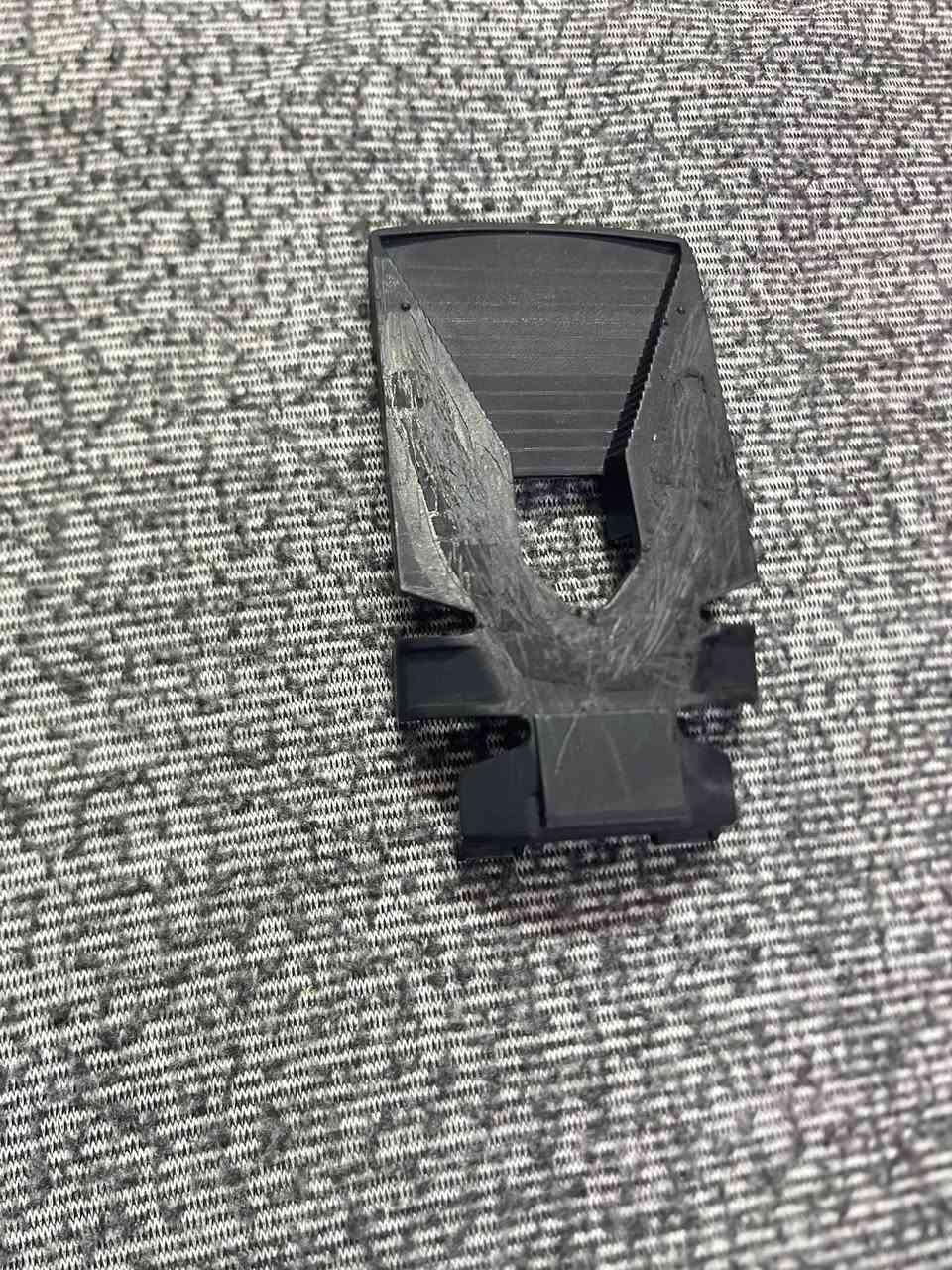 السلام عليكم 
أغراض فورتي للبيع كله تفصيخ. اصلي 
مكان. موصل. 
اتصال *********** بي واتساب
