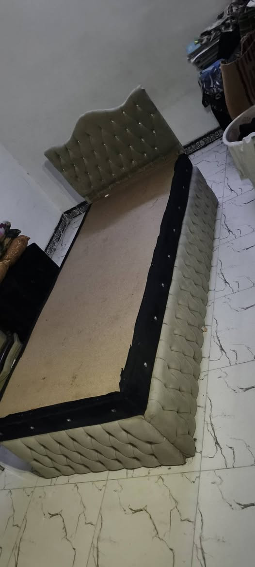 البيع 

الخشب اذه ما تكمز فوكه. مرجوع هيه ول  جديده سويته 250 الف شهد الله  هسه حتجيت وايد ابيع سعره 150 مكاني اسره ومفقودين  الشراي  يخبر واني بخدمته ❤️‍🩹 رقمي ***********
