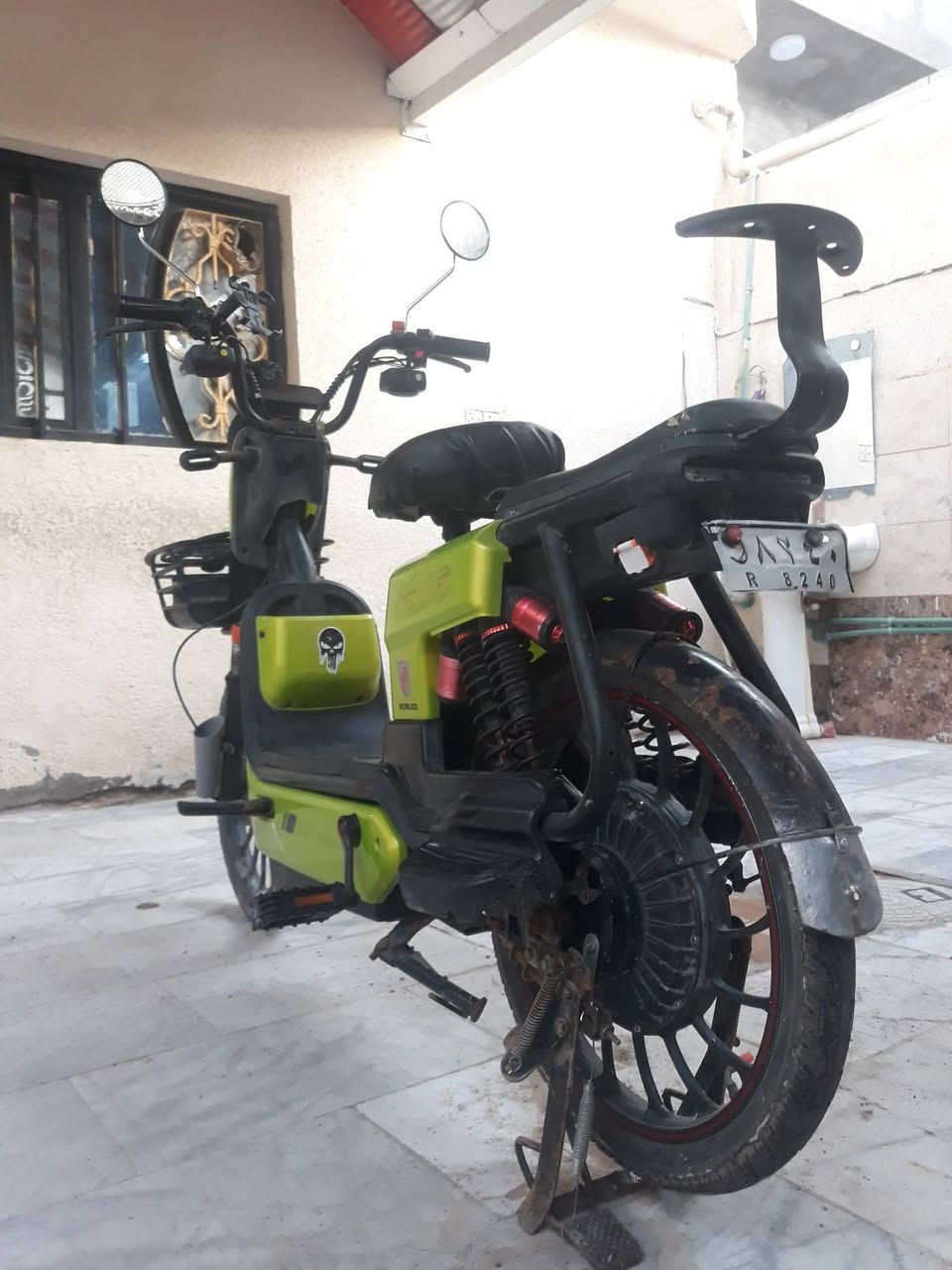 السلام عليكم دراجة شحن حجم 20 للبيع بطاريات جدد مديل 2026 الدراجة ماناقصهة اي شيء بس لبس لبكلايات لورة مايطلع ضوة السعر 250 وبيهة مجال الدراجة حلوة وسريعة سرعتهة 50 حقيقي مكاني البصرة ابو الخصيب  ***********
