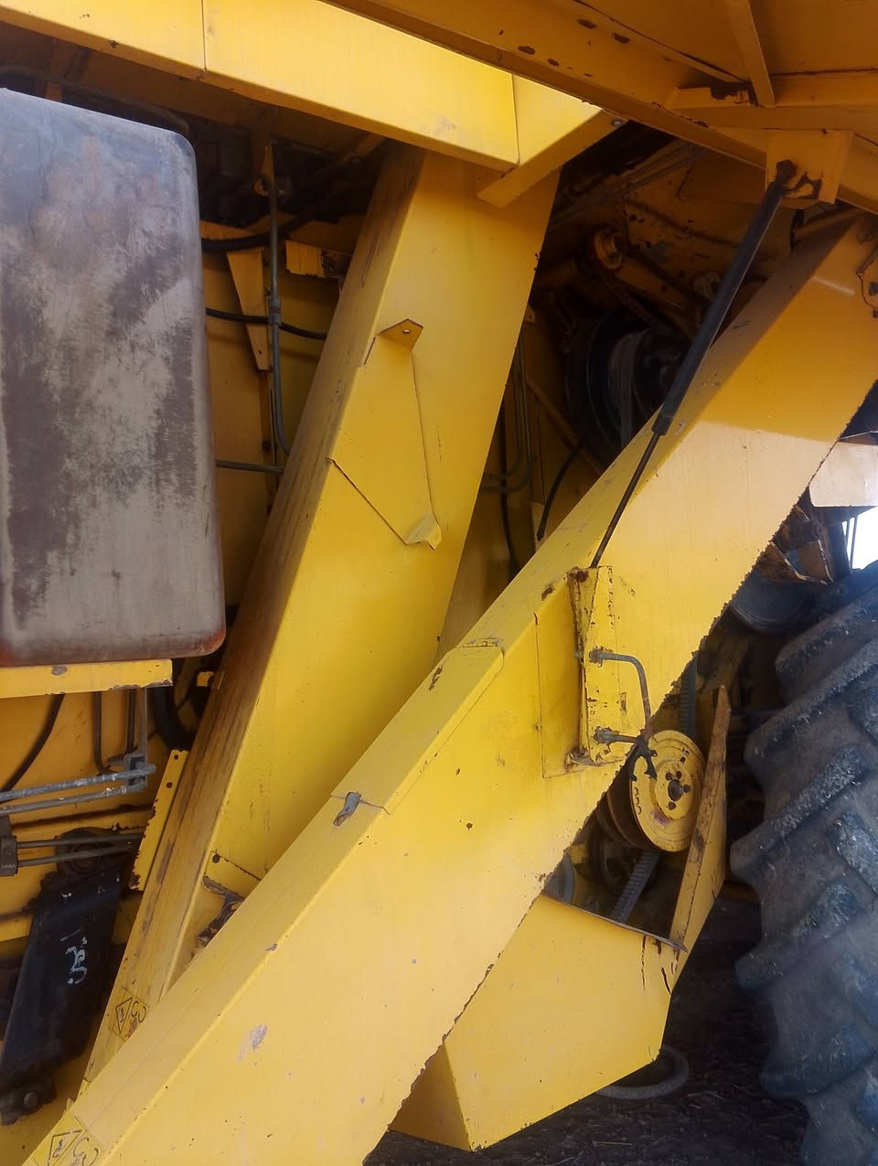 سلام عليكم حاصده للبيع موديل 2005هدرو 5بلم الاستفسار واتصال عل رقم ***********
