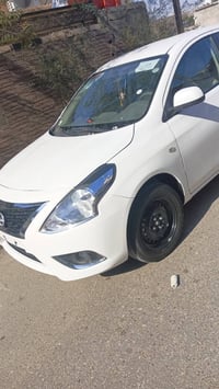 نيسان صني هندي موديل 25 مدوشمه كامله ارضيه وكشنات وبيبات بيها حادث جام...