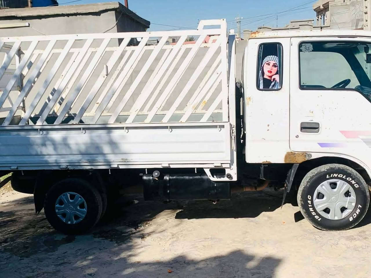 موديل 2001
رقم انكليزي صلاح الدين باسمي
الهزة جديده التصال ع الرقم ***********

