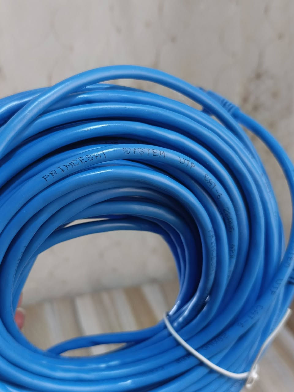 كيبل انترنت من الفئة 6 (Cat6)  جديد غير مستخدم 
سعره 10 الف


**إذا كنت صاحب هذا الإعلان وتريد حذفه لأي سبب، رجاءا أرسل رسالة إلى الدعم الفني**