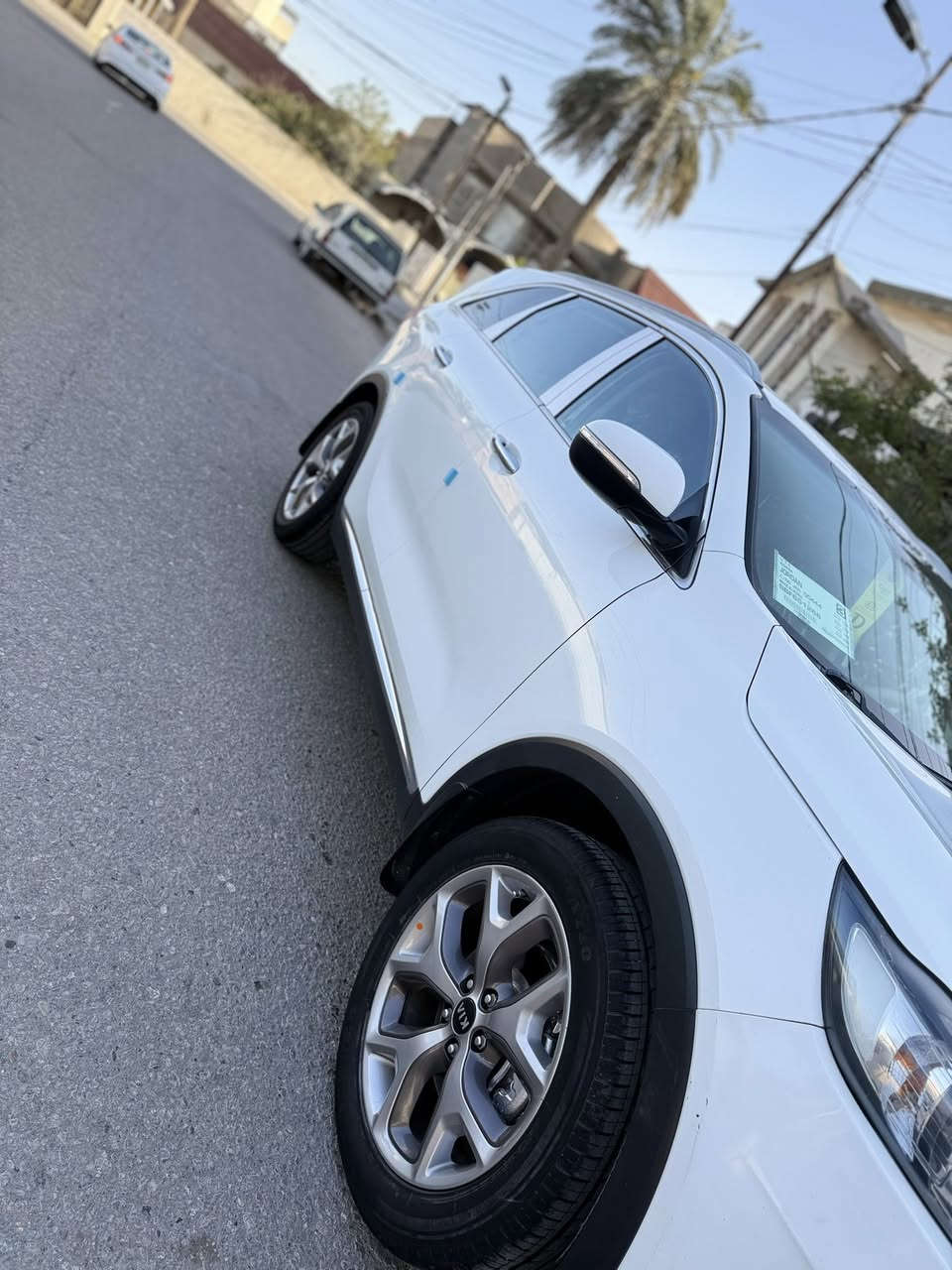 السلام عليكم
كيا سورنتو موديل ٢٠١٦ خليجية السيارة كفالة عامة من كولشي رقم سليمانية الدولي  تحويل ثاني يوم ماشية 155 الف كيلو فقط جديدة معنى الكلمة استخدام شخصي 
السعر ((((((((((182 )))))))))))
وبيها مجال حك الجية مالتك 
* مواصفاتها :. 
محرك 4 سلندر دوش 2400 المرغوب (بدون دوانز) 
حساسات أمامية وخلفية 
كامرة خلفية دوار 
زراك لايت 
لايت زنون بلادي 
اللايت الامامي والخلفي لد 
لد نهاري
كشافات ضباب 
مري شفط 
اشاير بالمري
يدات نيكل 
إنارة باليدات 
نظام الترحيب عند الاقتراب 
نظام ترحيب دخول 
منافذ شحن و يو اس بي 
بصمات دخول وتشغيل 
شاشة لمس 
تحكمات استيرن كاملة
ثلاث وضعيات قيادة 
نزول منحدرات 
مانع الانزلاق 
سبعة راكب 
تبريد بيانو 3 قطع 
مناخين تبريد منفصل الراكب والسائق 
بردأت خلفية بلادي 
تخم اطارات جديدة 
وبعد بيها مواصفات أكثر السيارة جديدة جدا بمعنى الكلمة وعلى ايد وحدة واستخدام قليل  
مكينة كير حدادية كولهن عالشرط 
اسبيرها والجك والكتلوكات على وضع الشركة 
للاستفسار الاتصال على الرقم ***********
مكان السيارة النجف الاشرف
