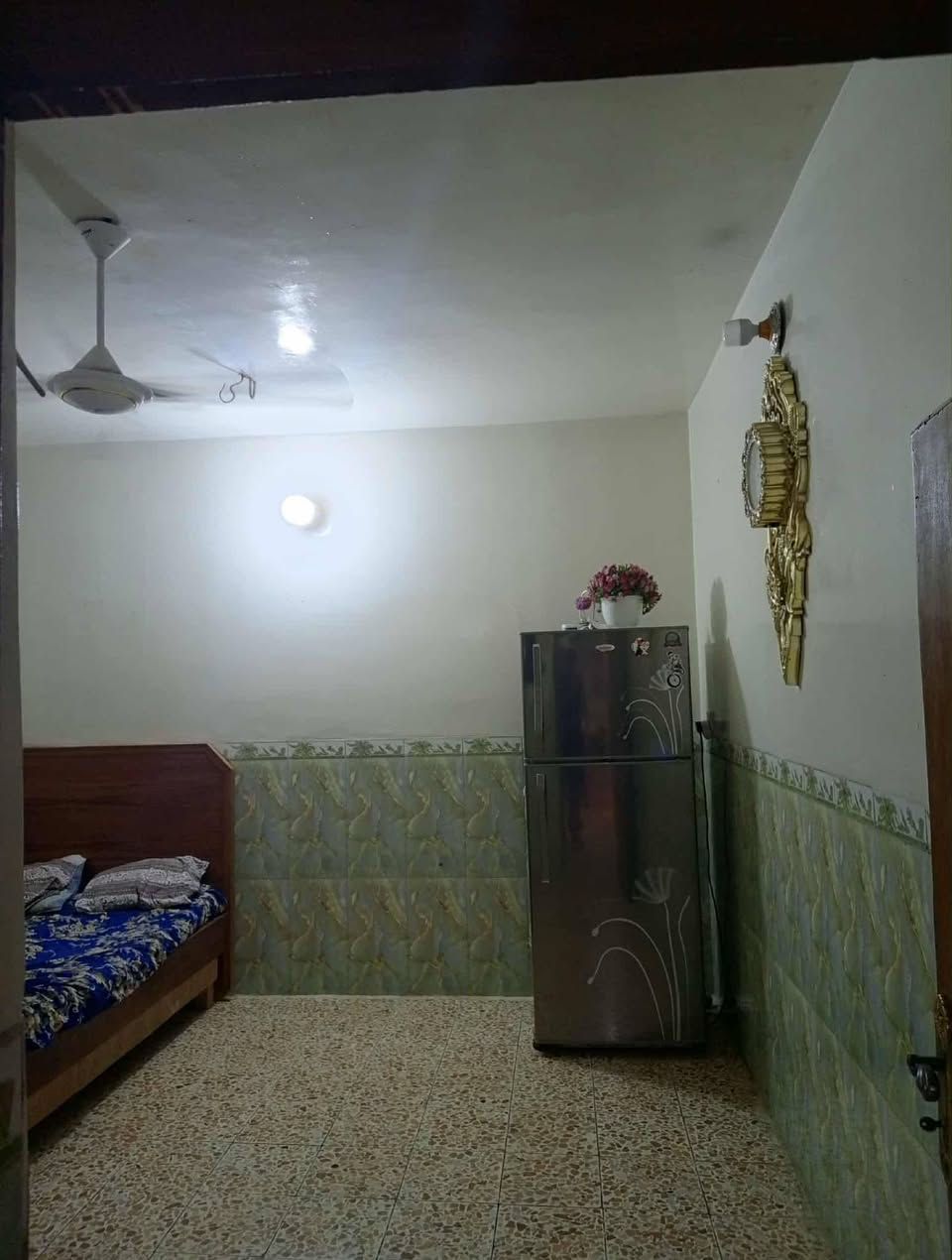 سلام عليكم بيت البيع طابو زراعي قرار 25 بل زعفرانيه يم السده مساحه 100 متر مربع بيت طابقين طابق الرضي ستقبال + غرفه نوم+ صاله+ مطبخ+ منور ولطابق الفوك مثل الجوه رقم تليفون ***********
