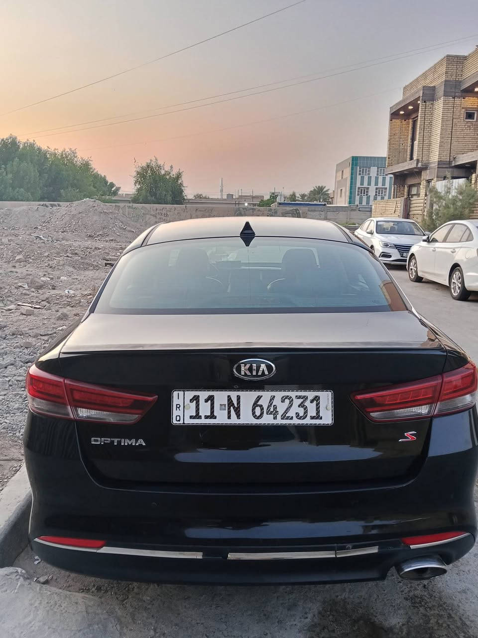 كيا اوبتيما موديل 2018 فئة S
رقم بغداد بأسمي سنويتها لحد 2030 
ماشية 115 ميل مكينة بلادية ما مفتوحة 
مكينة كير تبريد كهرائيات حدادة كله كفالة 
مواصفاتها شاشة . كامرة . كشنات جلد 
كشن كهربائي . مانع انزلاق . رادار جانبي
ايرباكات كلهن سليمات فقط بردة 
عليها ادامة باتري جديد و تايرات جدد و حدادية 
مكاني بغداد / الغزالية 
رايدها ب 117 وبيها مجال
***********
