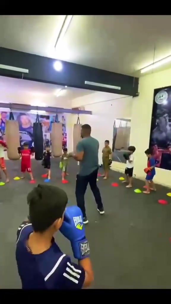 💥 إلى محبّي الفنون القتالية والدفاع عن النفس 💥
يسرّنا الإعلان عن افتتاح
🏆 مركز الملك الأبطال 🏆

📢 دورة تدريبية مميزة خلال العطلة الصيفية
👊 بإشراف مدرب مختص
🎯 هدفنا: تنمية الثقة بالنفس، والانضباط، وبناء شخصية قوية للأطفال

👦 الأعمار: من 6 سنوات فما فوق

🕔 أوقات التدريب:
من الساعة 5:00 عصرًا إلى 7:00 مساءً

📍 الموقع:
الزعفرانية – مدينة الشموخ
خلف مستوصف العلاج الطبيعي

🥋 بإشراف الكابتن: حسن السعيدي
     مدرب نادي الزعفرانية

📞 للحجز والاستفسار:
***********
