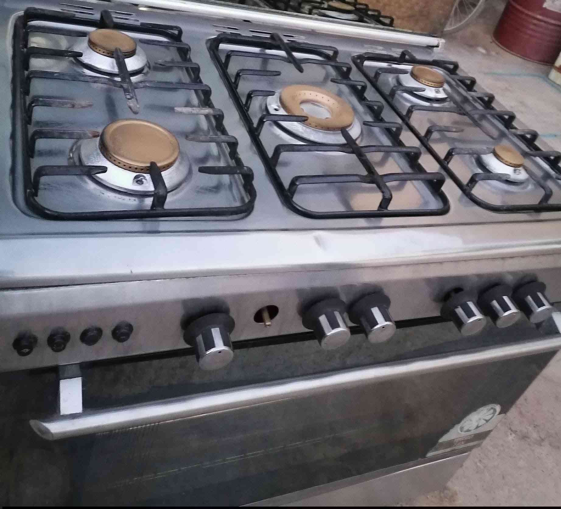 طباخ  نظيف مابي اي ظرر شغال علفحص فرن ومشاعل السعر 150 وبي مجال العنوان ديالى الخالص سعدية الشط الشراي يواصل ع الرقم *********** اتصال واتساب @إشارة
