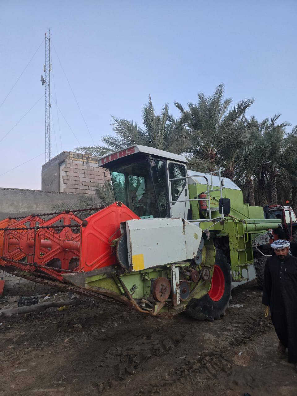 سلام عليكم حاصده كلاس للبيع 2003فول موصفات ***********
