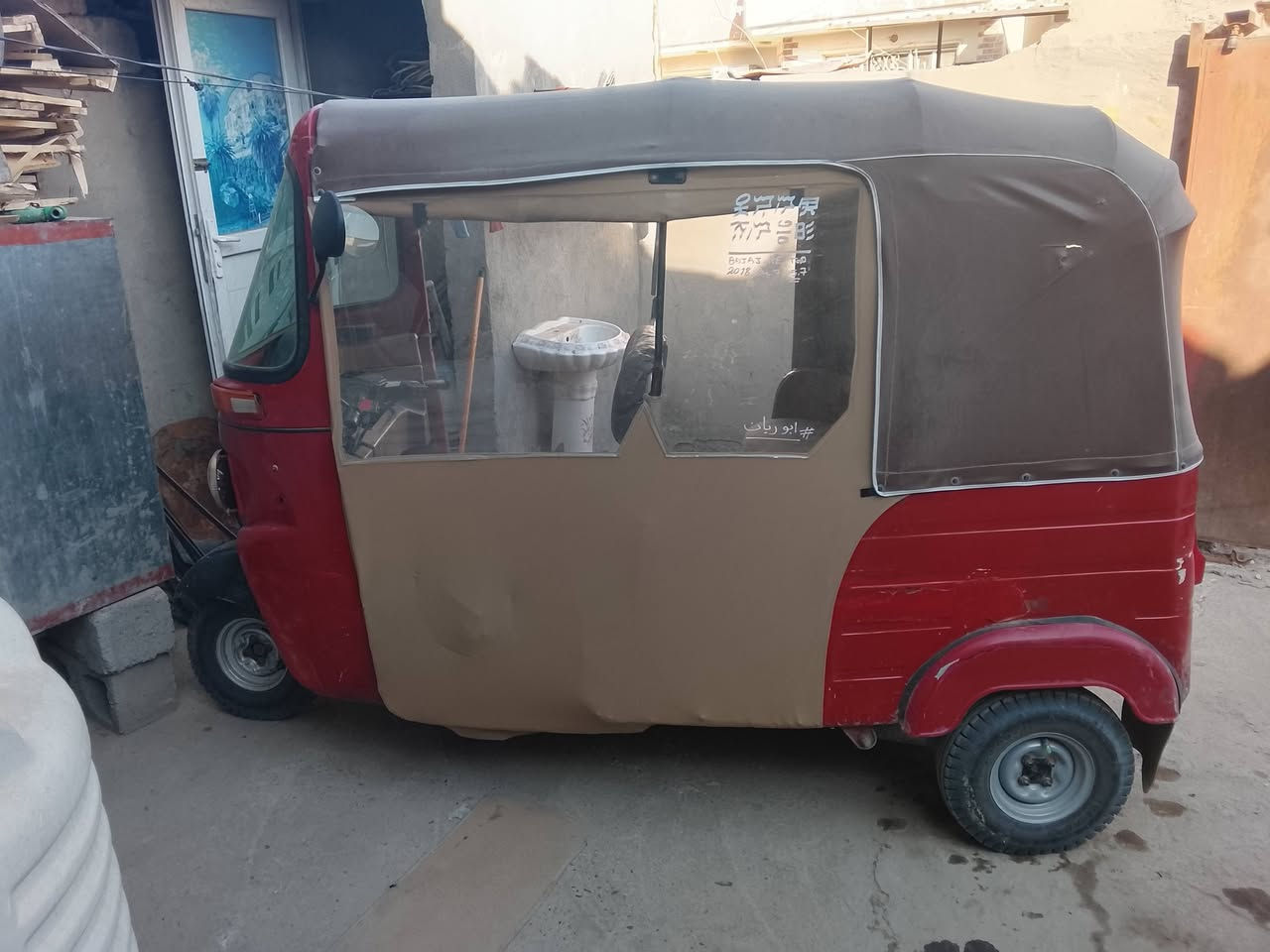 تكتك موديل 2017 مابيهه اوراق ماشين معاملته ومضيعين لمعامله تكتك خير من الله تخم تاير لا تنقيص ولا تبخير بس بيهه نضوح قليل كلش جبنه الملف ومتقص هواي وحرامت افتحهه ومكينتهه ما بيهه شي سعر 2600 مال عيشه خير من الله ***********
