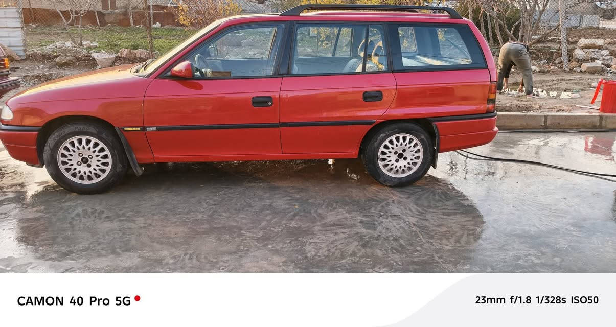 استرا موديل ١٩٩٤ محرك 20 اوتوماتيك ستيرن بور وارد ياباني قفل مركزي تدفئه 🔥 وتبريد ثلج سياره جاهزا للاستفسار على الارقام التاليه. ***********////***********
