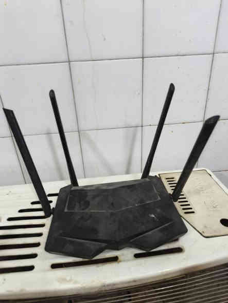 السلام عليكم عندي أغراض للبيع ومثل ماشفون بل صور وهذا رقمي ***********/٠٧٥٠٢١٦٦٧٢ومكاني بل المحموديه
