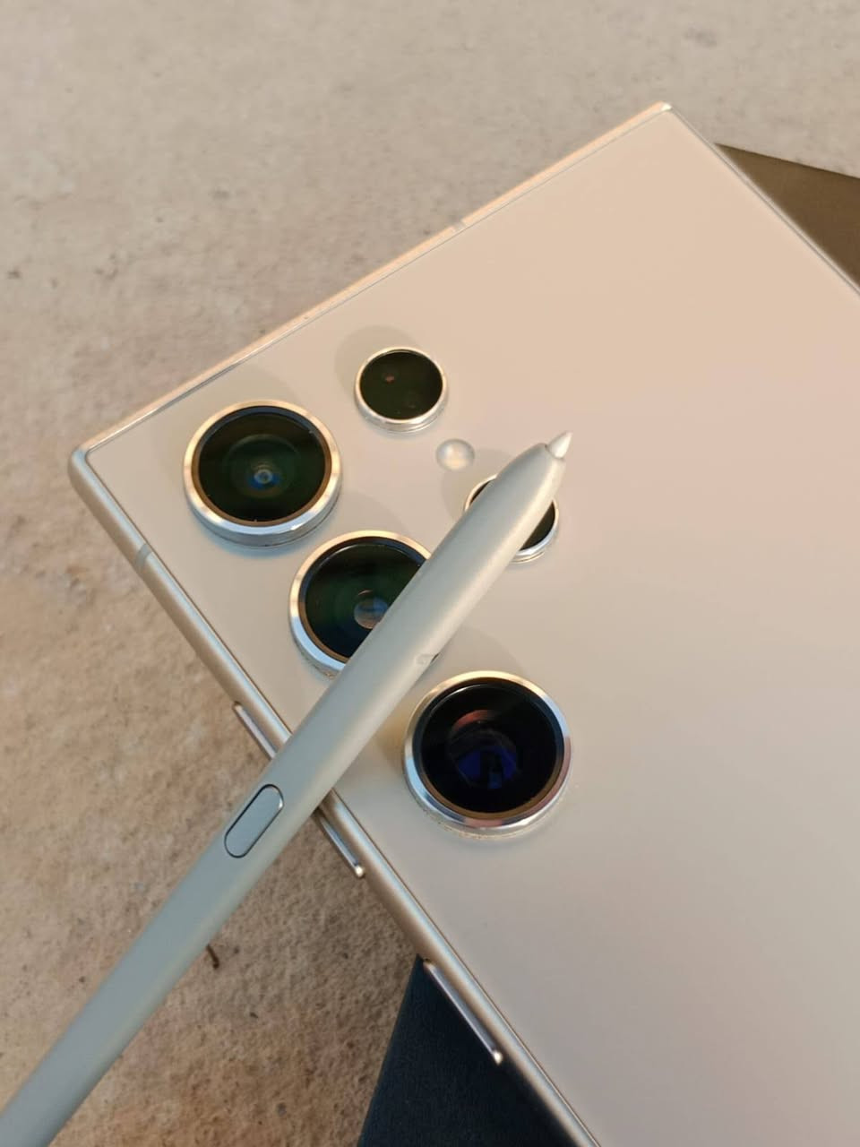 اس ٢٤ الترا
ذاكره ٢٥٦ 
مكفول نظيف


**إذا كنت صاحب هذا الإعلان وتريد حذفه لأي سبب، رجاءا أرسل رسالة إلى الدعم الفني**