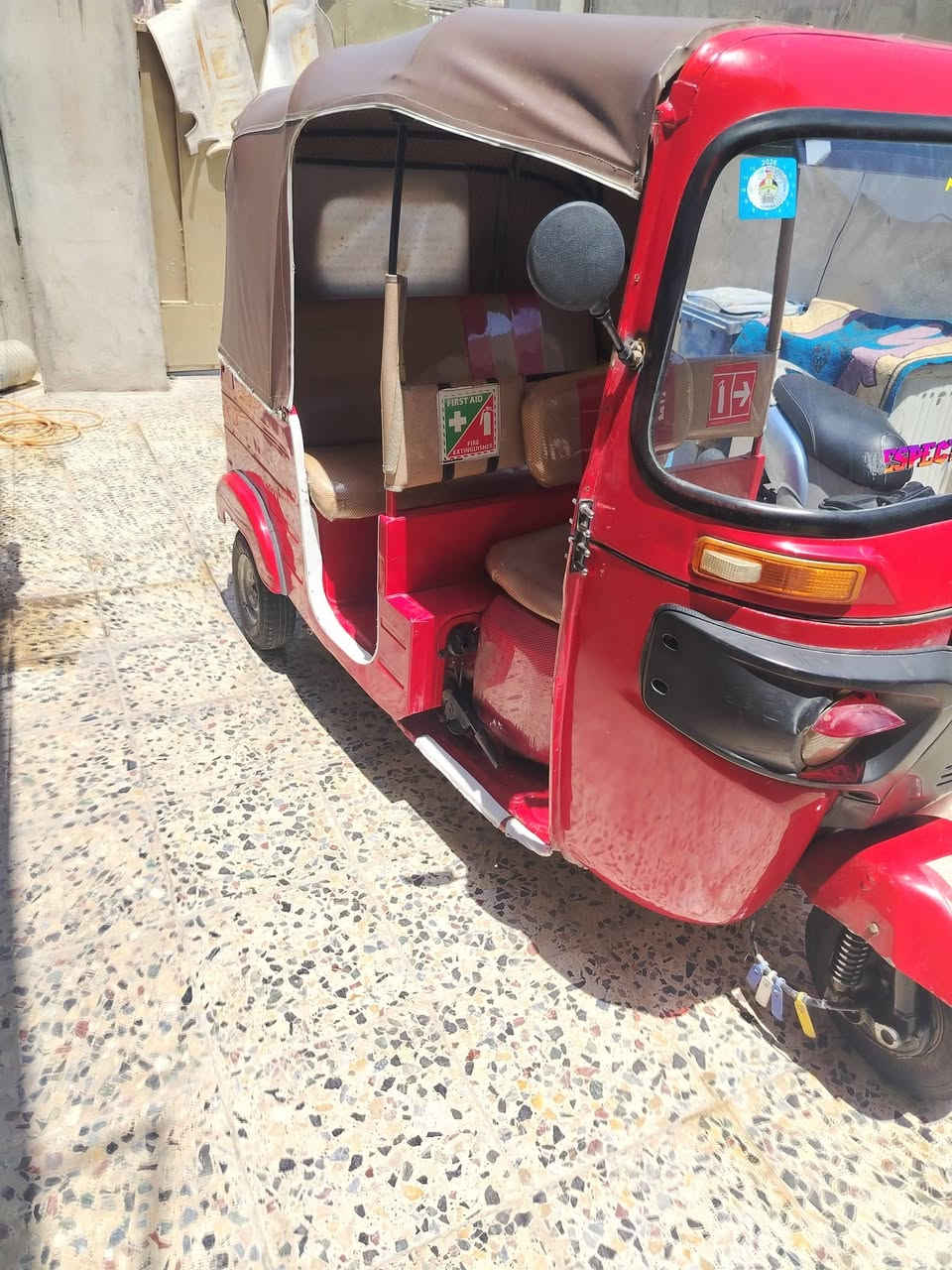 سلام عليكم موديل ١٨ رقم انكليزي نظيفه خساس بيه بس بل دوسه قليل سعر خمسه ونص بيها مجال حق جيه ***********
