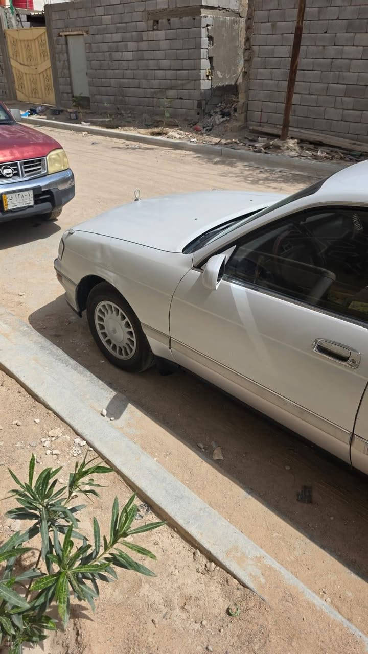 السلام عليكم بطه منفصل للبيع رقم بصره انكليزي جديد توهه صاعده هزه  سنويه  2029 بسمي حره موديل 1993   سياره كفاله عامه من الكصه ونقل جثه ولعيب شرعي ولصوليات سياره جاهزه مجهزه من حداديه تخم تاير كهربائيات تبريد كير ومكينه VVT  غرفه جديده العنوان البصره الزبير  السعر 66 وبيها مجال للشراي للاستفسار على الرقم ***********
