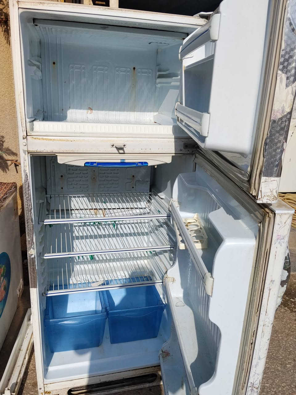 السلام عليكم ثلاجه كونكورد شغله وشرط مامصلحه على بلاد وبيها ضمان  ***********
