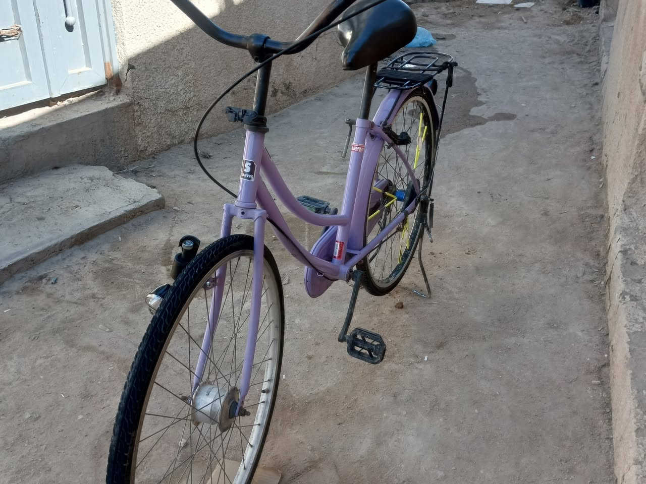 باسكل الون بنفسجي
موديل 2020 ياباني مختم 
حجم 26
السعر 85 بي مجال
رقمي واتساب ***********
