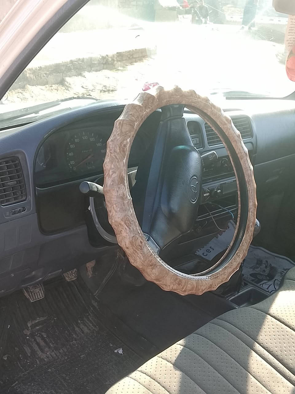 السلام عليكم بيكم البيع موديل 1999 كير واكسن و محرك شرط 
***********
