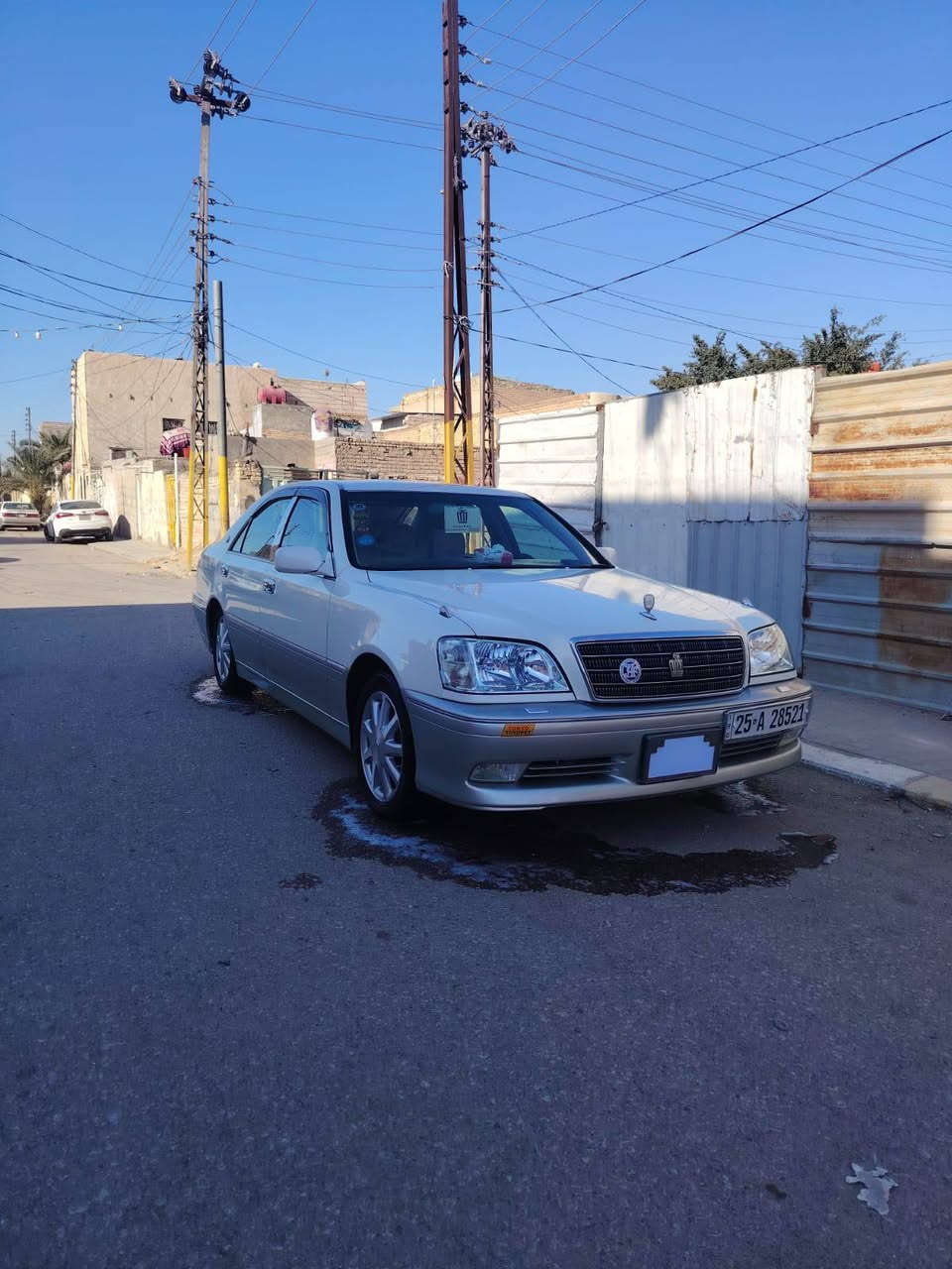 السلام عليكم ..  كراون  ((  ملكه.  )) للبيع
كفاله عامه كص ونقل جثه وضربه وعيب شرعي
تحوير نجف فوك وجوه فقط دشبول امارات
رقم كركوك نكليزي سنويه ل2030
كير مكينه حداديه تبريد  كله جديد 
سياره شاصي 71
مكينه ديفور الزغير

✅  ♕  المواصفات ♕
✅       : 2 دكم    :
✅   كرستال اصل
✅  مري شفط بلاد  
✅  كامرة خلفية 
✅  تحكم  خلفي كامل بلصوت والتبريد 
✅   دمام خلفي  
✅ غرفة بيجي 
✅ ويل نجمه ابيض حاويه
✅ برده خلفيه 
 وبعد بيهه مواصفات ماذكرهن
السعر  ‏135  وبيها مجال 
العنوان : النجف الاشرف  
ل اتصال ***********
