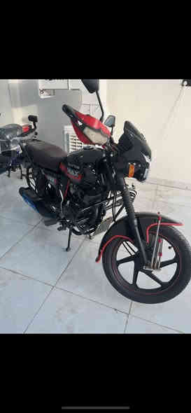 السلام عليكم 
دراجه دايوان ماكس نفخ موديل ٢٠٢٣ طابه بال ٢٠٢٥ مكينه مكفوله مابيها اي نقص ماشيه ١٩ حقيقي رقم وسنويه باسمي تحويل ثاني يوم دراجه خير من الله وعلى ايدي عنواني بعقوبه سعر ٢,٥٠٠ وبيها مجال تعال شوف وافحص ودلل ترايك وين ميعجبك تواصل خاص او واتساب ***********
