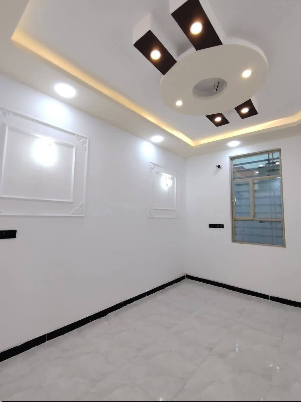 مساحه 130 متر #طابو_زراعي  سند ٢٥
🤑 سعر والوحده لبيت 45🤑و
(مكتب  الفهد عمود 270
تفاصيل لبيت (( موجود🎥📷 فيديو كامل للبيت
غرفه نو2// مطبخ// صاله// استقبال// صحيات خارج وداخل 

عنوان البيت  نجف مقابل ملحق قرية لغدير 

بناء ممتاز// اساس وسقف صب 
طابوق 🧱 جمهوري

كل البيت #سقوف_ثانويه

كل الخدمات موجوده 
مدارس 🏫 سوق #تبليط 

مقابل  قرية الغدير  ***********واتساب
