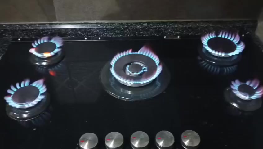 ورشه صيانه تصليح انواع الطباخات موقعيه 🏠
شغل درجه اولى واستاب ‏‪***********
