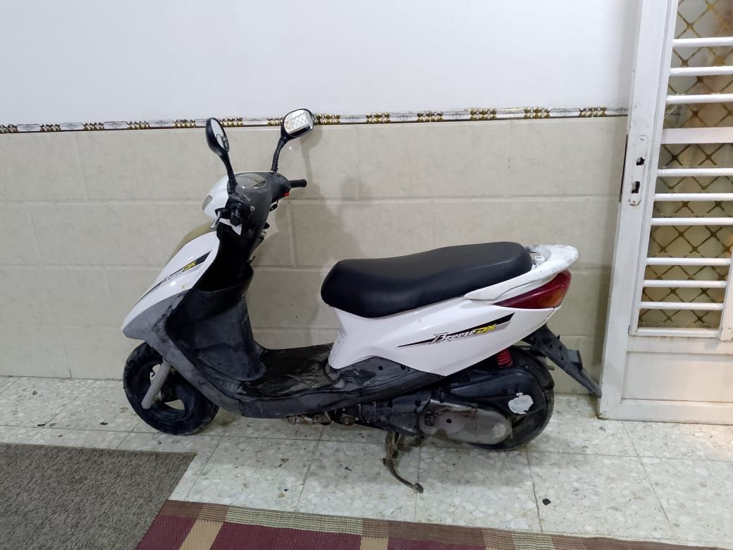 دراجه بريز ابلاديه كلها مختمه ختم واحد صار فتره نازله رمبه نكره سلف هندر كهربائيات كلها شغاله اوراقها كامله السعر 550 العنوان الشعب التلفون ***********
