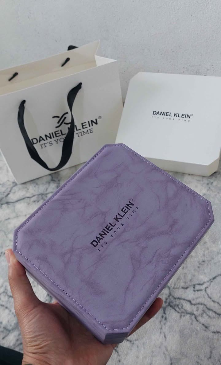 ساعة دانيل كلاين جديد 
قطرها 42 
لون اسود بلكامل 
قفل فراشه 
مع كامل مرفقات 
موديل هيكل العضمي 
اوتوماتيك. ونصب . 
يعمل في حال سكون 42 ساعة كركوك, العراق


**إذا كنت صاحب هذا الإعلان وتريد حذفه لأي سبب، رجاءا أرسل رسالة إلى الدعم الفني**