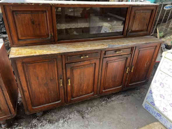 للبيع كلهن مكانهن حي الجهاد 
***********
