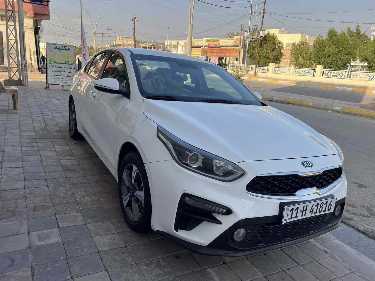 السلام عليكم 

سيراتو موديل 19 للبيع بيه جاملغ خسفه ورصعتين بلباب لوره السايق  زغار ولدعاميت مثل ماموضحه بل فيديو ماشي 48 
سياره احله من الصور ولسياره مسويله سونار  العنوان بغداد الحريه رقم الهاتف ***********بي واتساب
