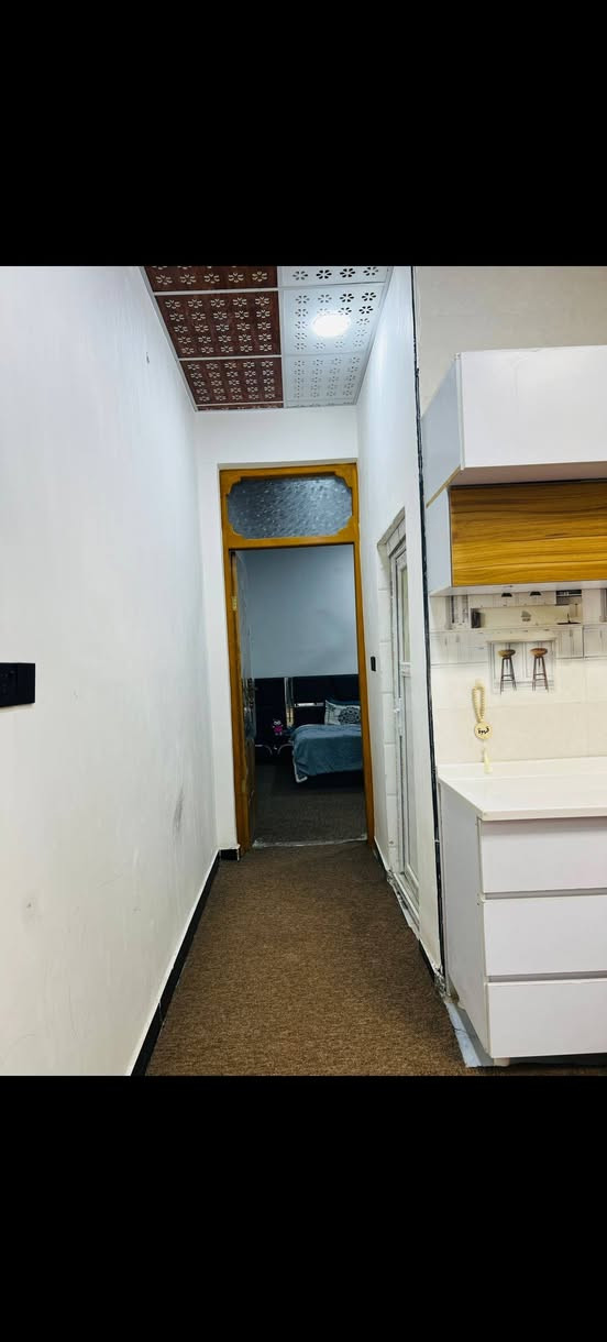 سلام عليكم دار للبيع 70 متر بناء جديد درجه أولئ طابو زراعي سند ٢٥ مجاور سكله الكرعاوي (مزرعه القاضي) قريب ع شارع ٦٠ العام  ***********
