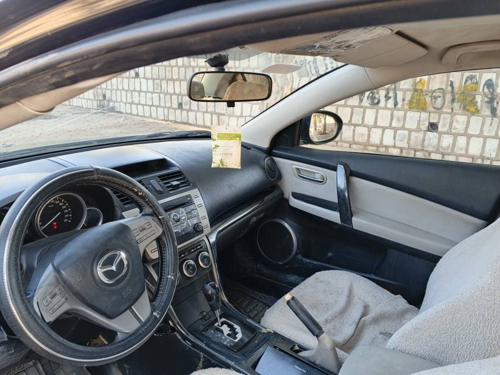 سلاوی خۆاتان لیبیت
مازدای  زووم 6مۆدیل 2009خلیجی  نرخی 75گلاو معملە
***********
***********
سەنەوی تازیە . بەشەرتی تەحویل و خرامە. سی پارچی بۆیاخە. گیر مەکینە و تەبریت بەشەرت.
مواسفات.ناو کریمی . سوکان فولیوم. تەعدیل سرعە. ئۆتماتیک . دبل گیر. قفل مەرکزی . جام کاربای. ئاوینە کاربای. 
چوار تای تازی لەسەرە.
شیون ناحی تەکیە نزیک سلیمانی 
زۆر سباس السليمانية, العراق
