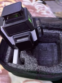 ليزر • قطعتين • إلكترونيات