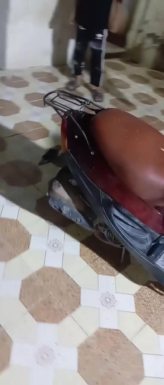 سلام عليكم دراجة للبيع ٩ زروف نضيفة السعر ٢٠٠ و بيهة مجال قليل المكان البصره رقمي ***********
