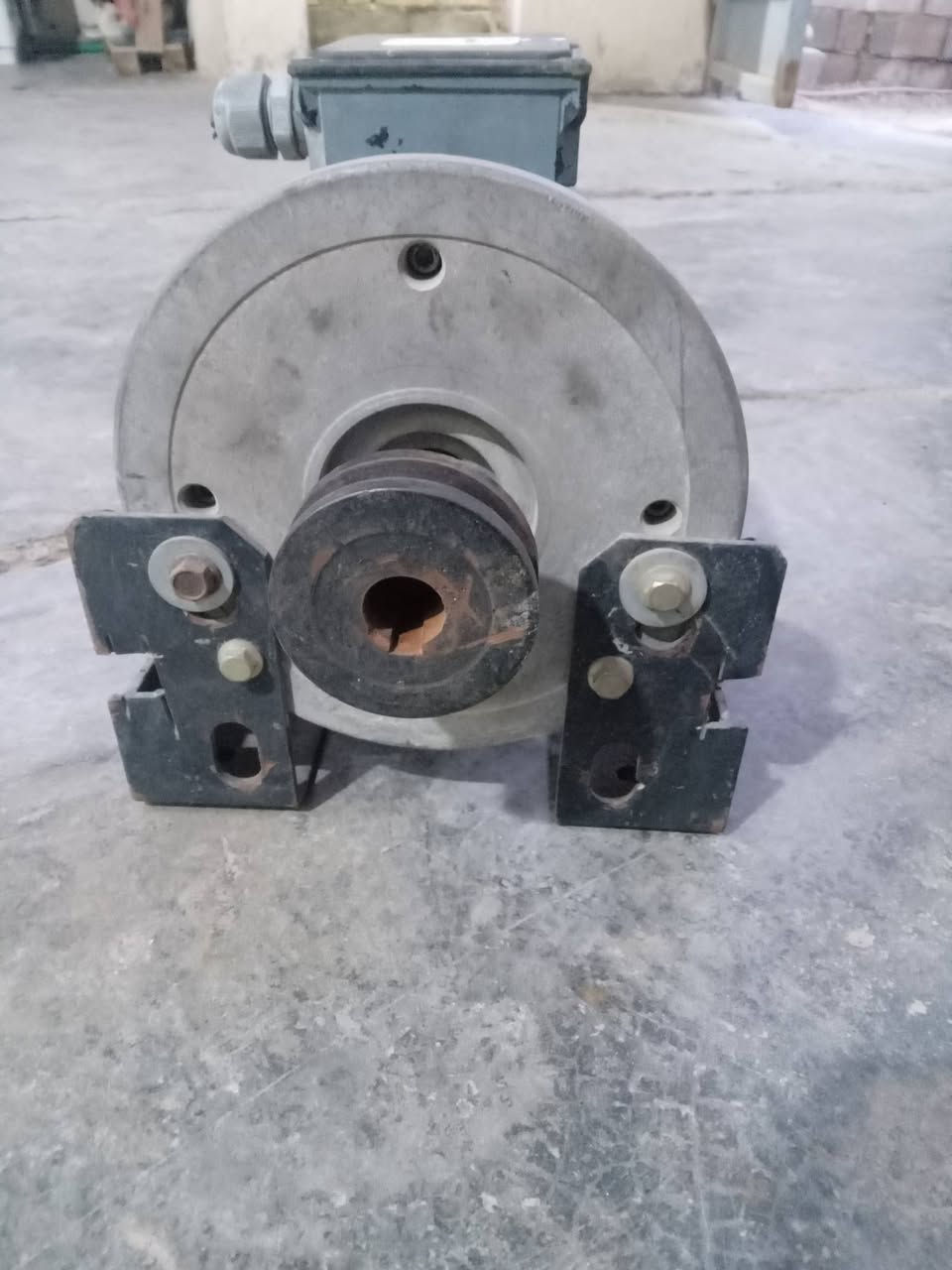 فلنجة 3 حصان ثري فيز 3000 السعر 125 الف ابوغريب ***********
