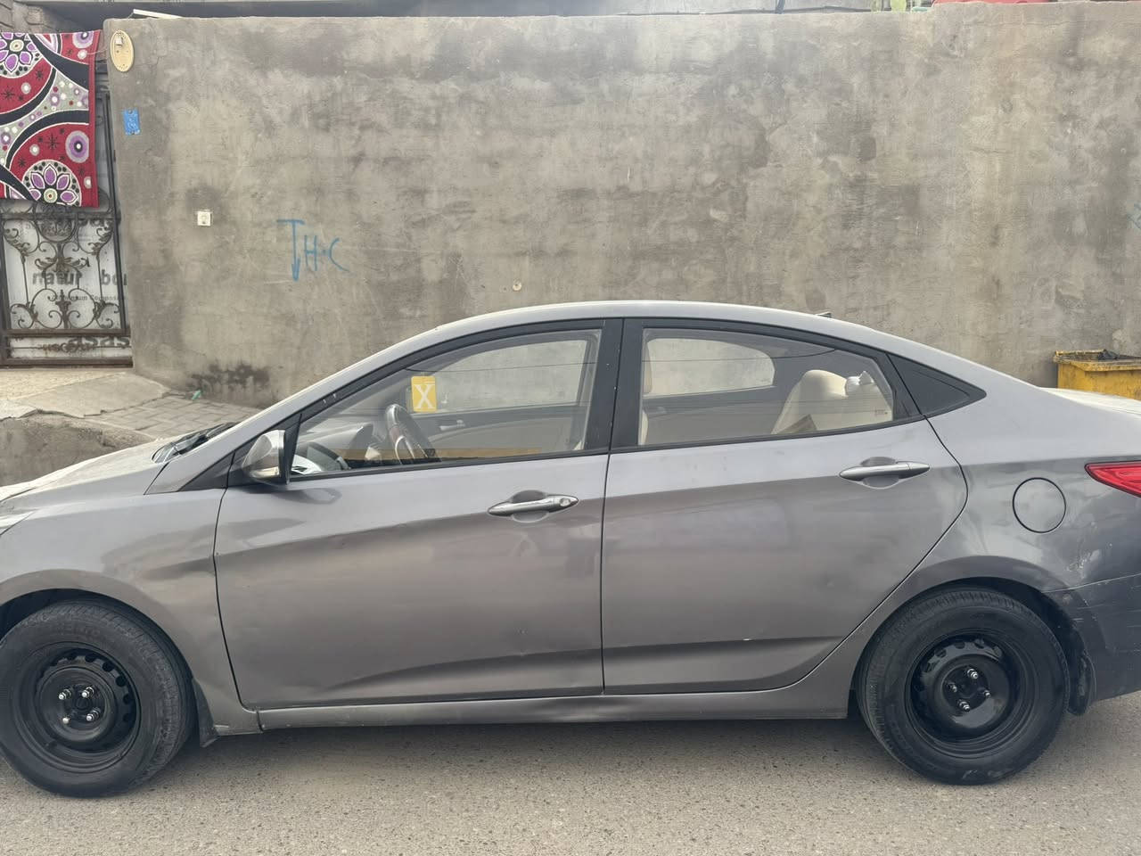 اكسنت موديل 2015 للبيع مكينة 1400 سنوية منتهية 2025
مكاني البصرة القبلة  سعر 72 وبية مجال 
رقم هاتف ***********
